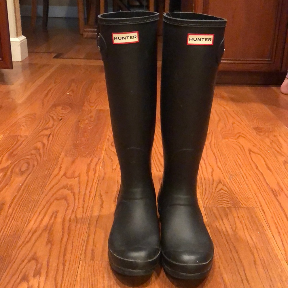 EXCELLENT CONDITION Hunter Boots (worn two times)